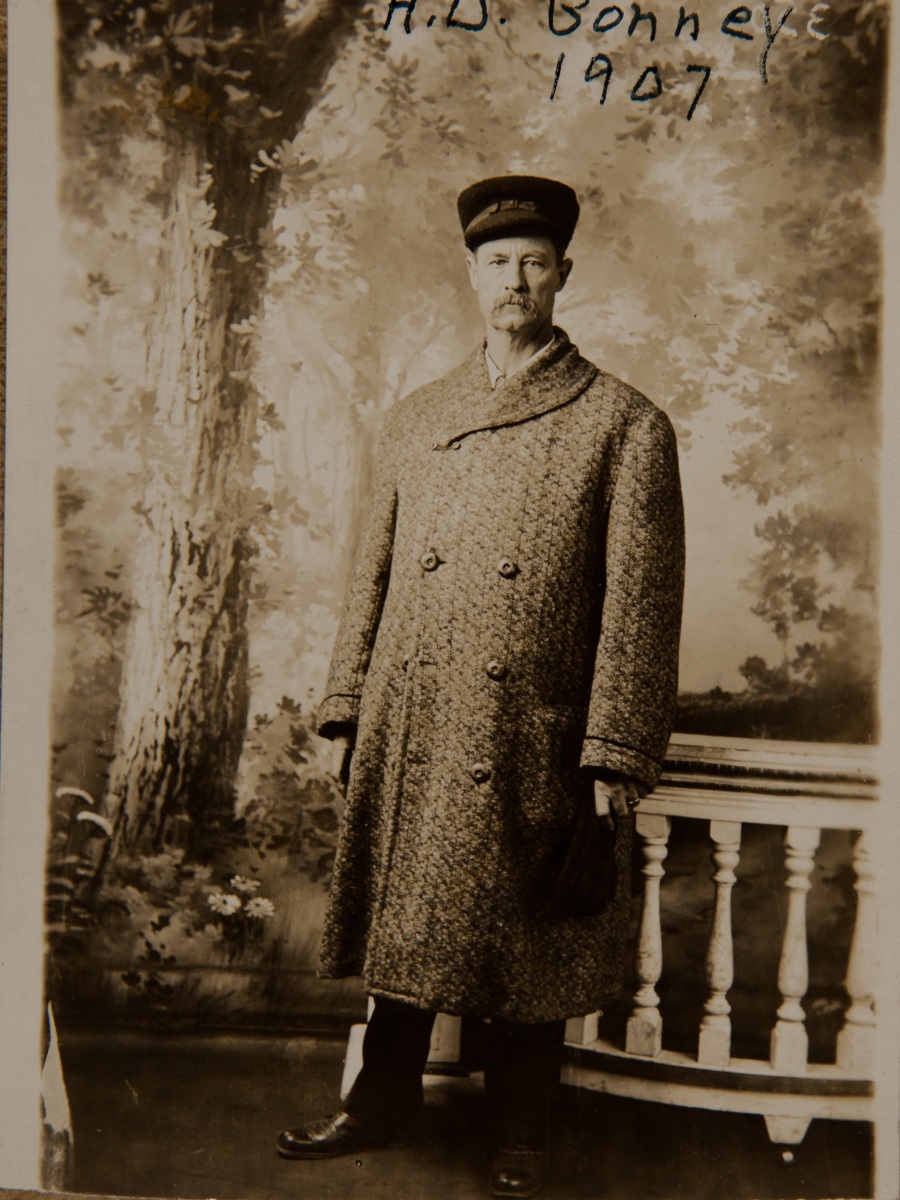 1907, "H.D. Bonney, 1907" [back shows it is a postcard from Rensler's Cincinnatti or Cleveland]